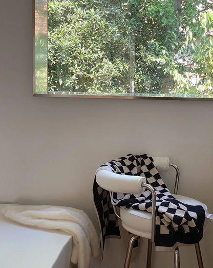 Premium Checkered Bath Towel - Luxurious Long-Staple Cotton for Superior Softness and Absorbency